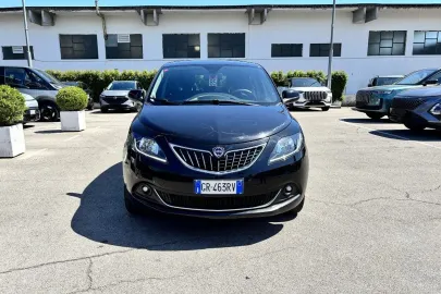 Car image 3