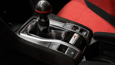 Car image 30