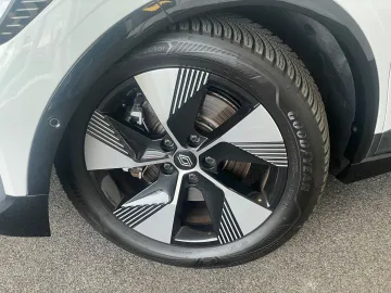 Car image 42
