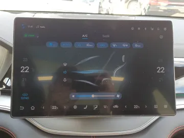 Car image 26