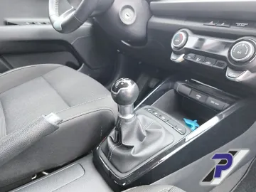 Car image 26