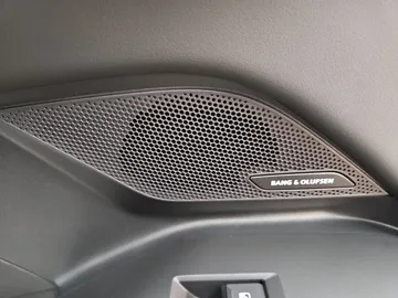 Car image 27