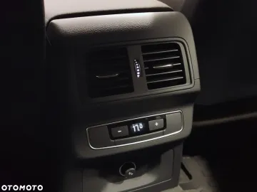 Car image 40