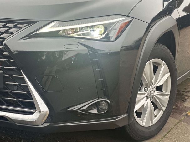 Lexus UX 250h 135 kW image number 24