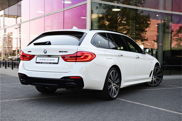 BMW 540i Touring xDrive 250 kW image number 2