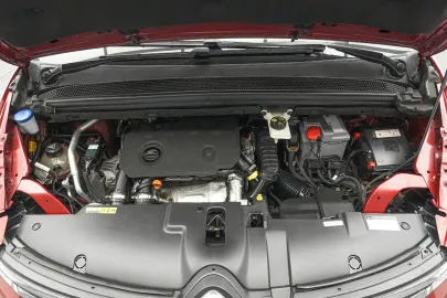 Car image 25