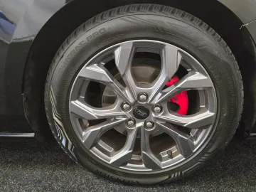 Car image 36