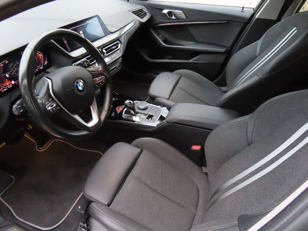 BMW 118i 100 kW image number 5