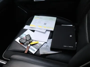 Car image 31