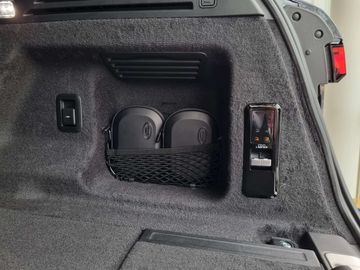 Car image 36