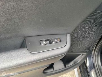 Car image 33