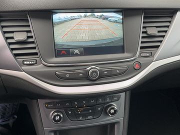 Car image 12