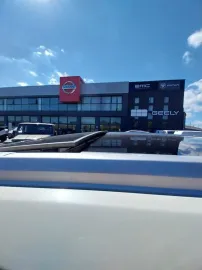 Car image 30