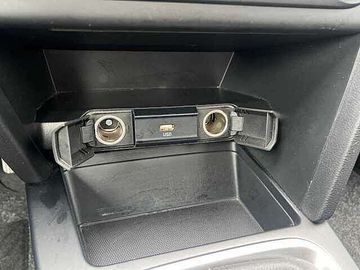 Car image 36