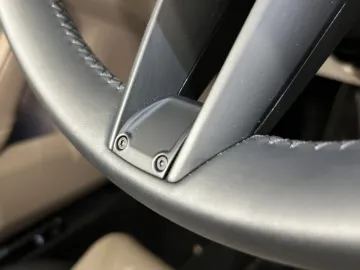 Car image 39