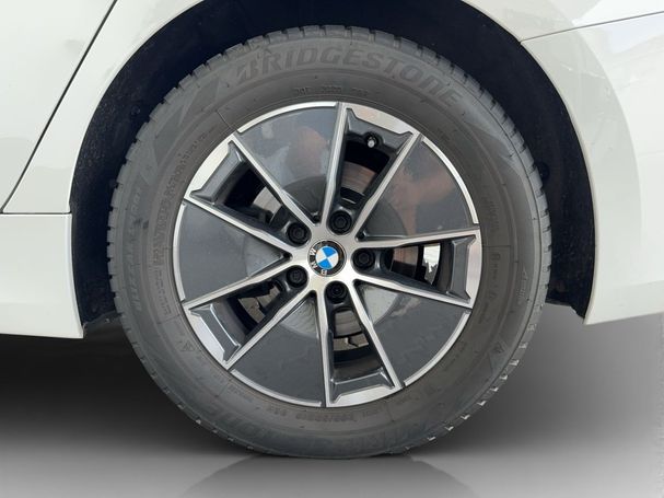 BMW 320i Advantage 135 kW image number 10