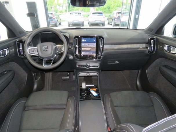 Volvo XC40 B4 Plus Dark 145 kW image number 12