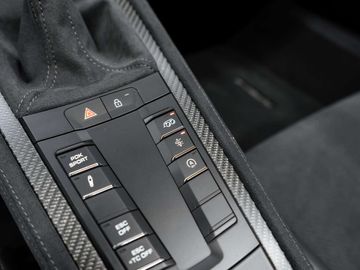 Car image 33