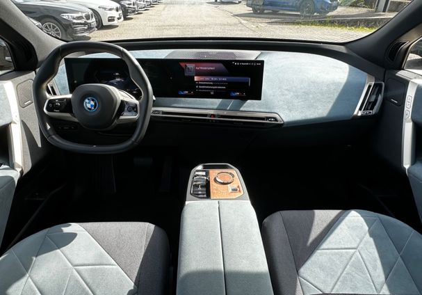 BMW iX xDrive 240 kW image number 14