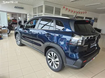 Car image 5
