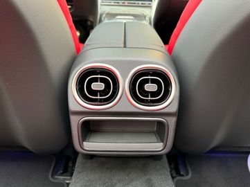 Car image 37