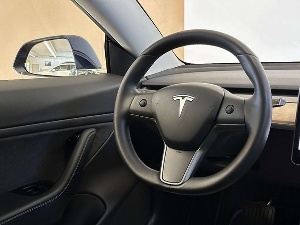 Tesla Model 3 Long Range AWD 366 kW image number 16