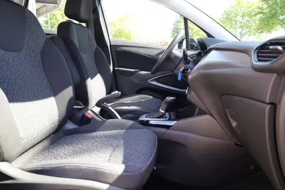 Car image 32
