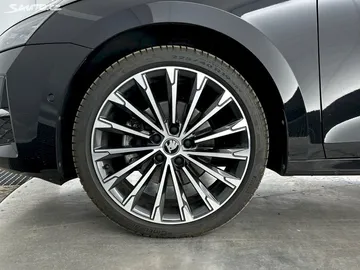Car image 37
