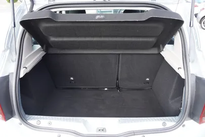 Car image 29