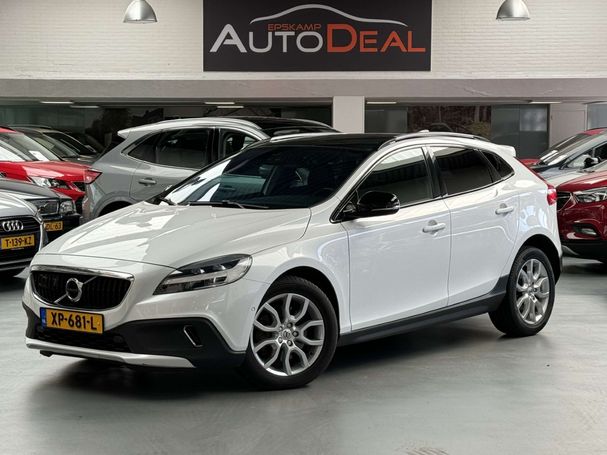 Volvo V40 Cross Country T3 113 kW image number 1