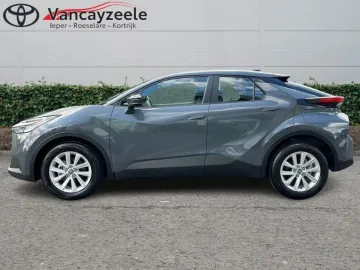 Car image 5