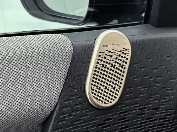 Car image 29