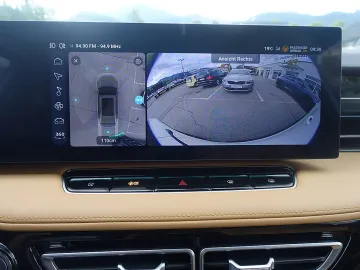 Car image 32