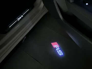 Car image 47