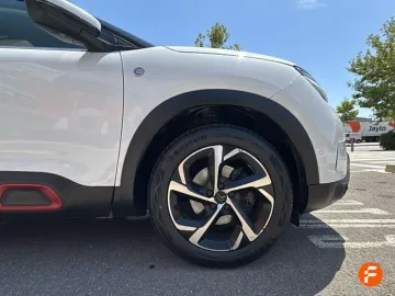 Car image 30