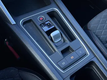 Car image 27