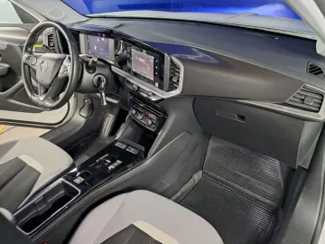 Car image 22