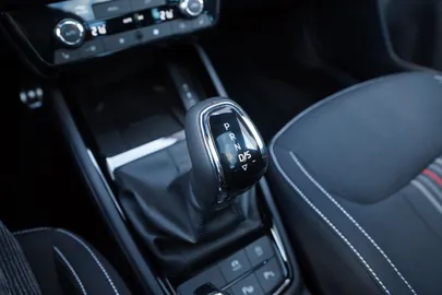 Car image 24