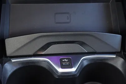 Car image 44