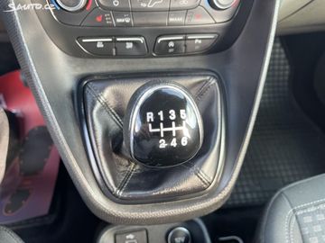 Car image 28