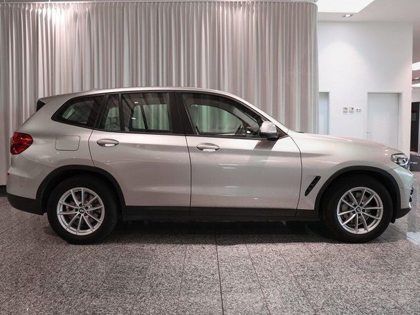 BMW X3 xDrive30i Advantage 185 kW image number 2