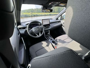 Car image 14