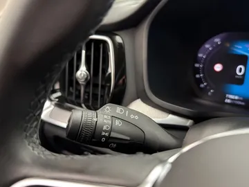 Car image 32