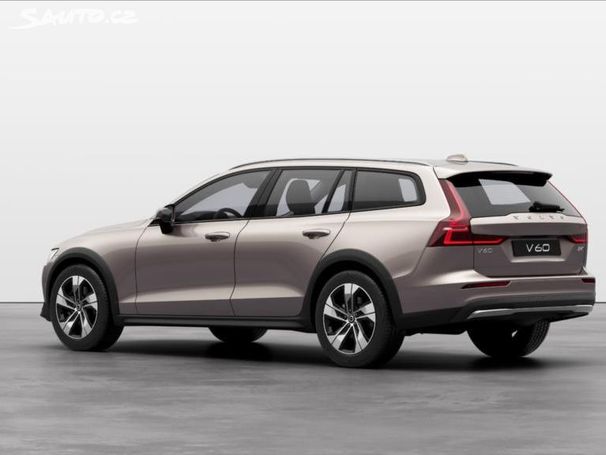 Volvo V60 Cross Country B4 AWD 145 kW image number 2