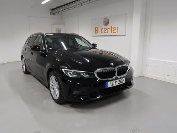 BMW 330 e Touring M Sport 216 kW image number 1