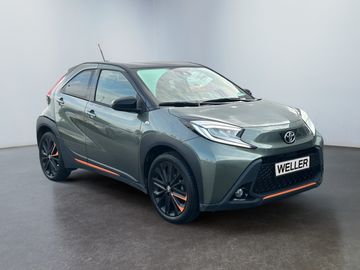 Car image 2