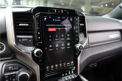 Car image 38