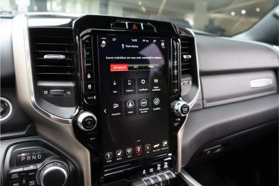 Car image 38