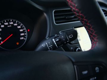 Car image 33