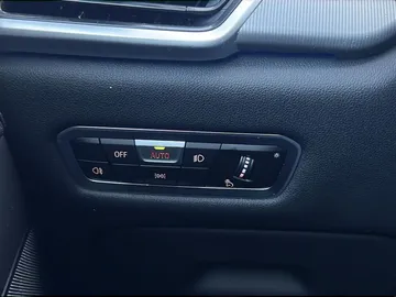 Car image 32